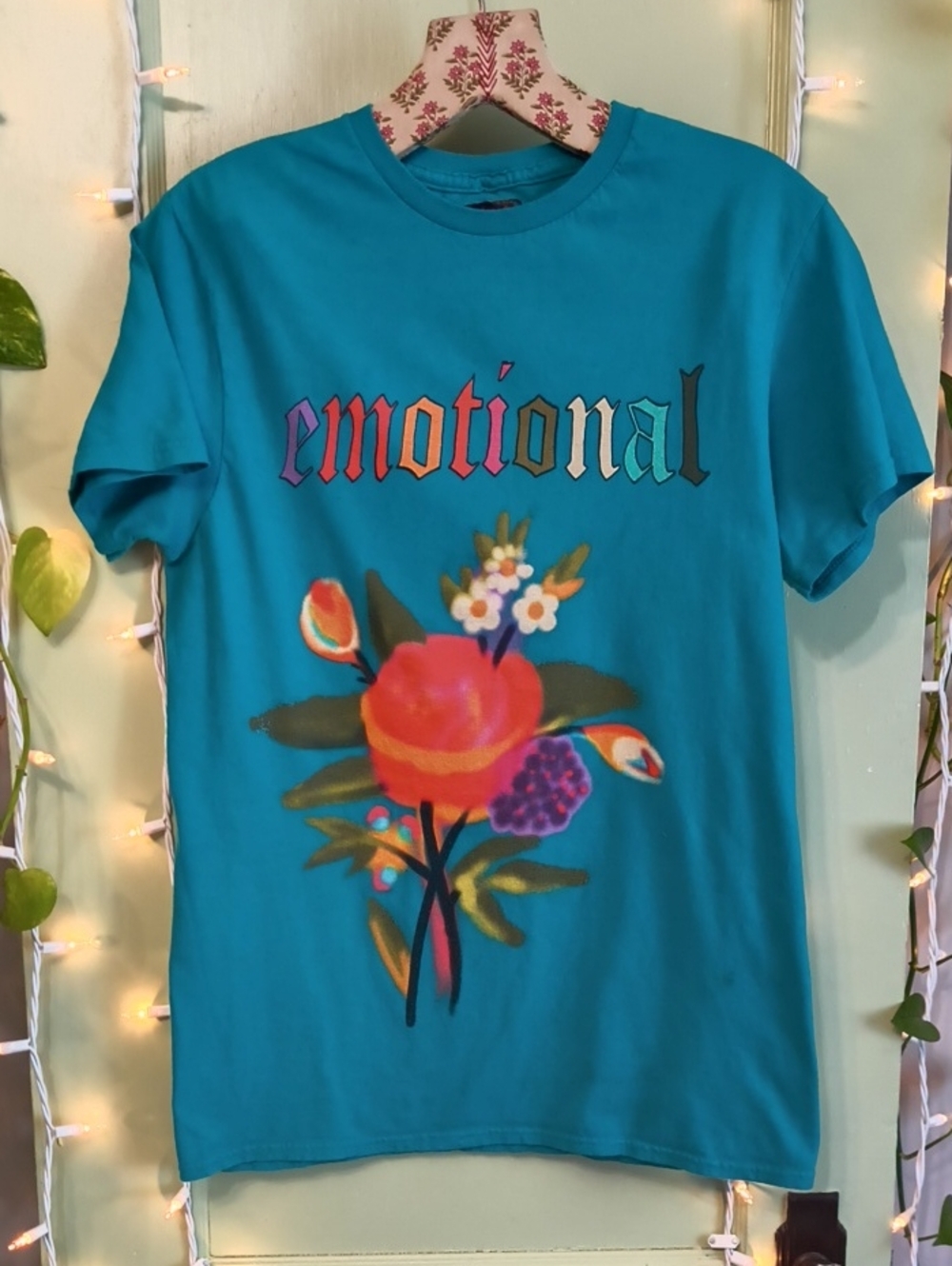 Women's Teen Hearts Emotional Aqua Teal Flower Arrangement T-shirt S